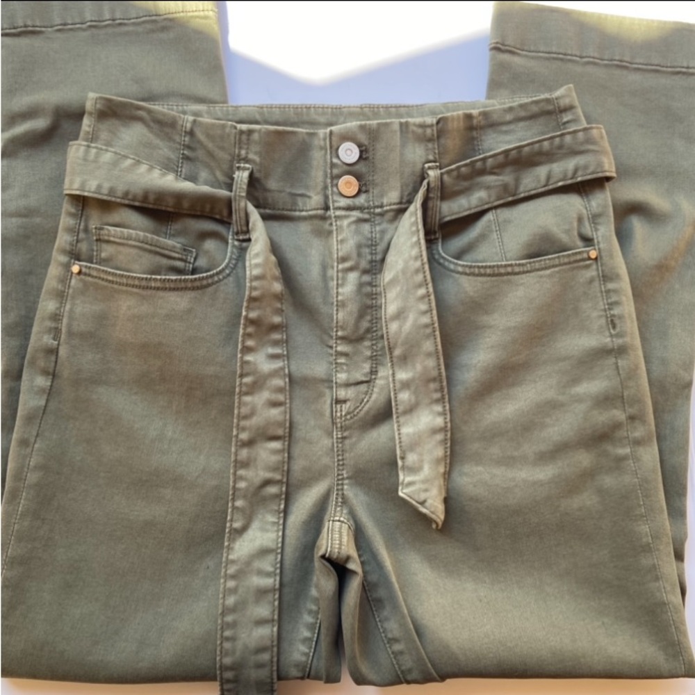 NWOT WHITE HOUSE BLACK MARKET Women’s High-Rise Slim Crop Pants Size 8 Green